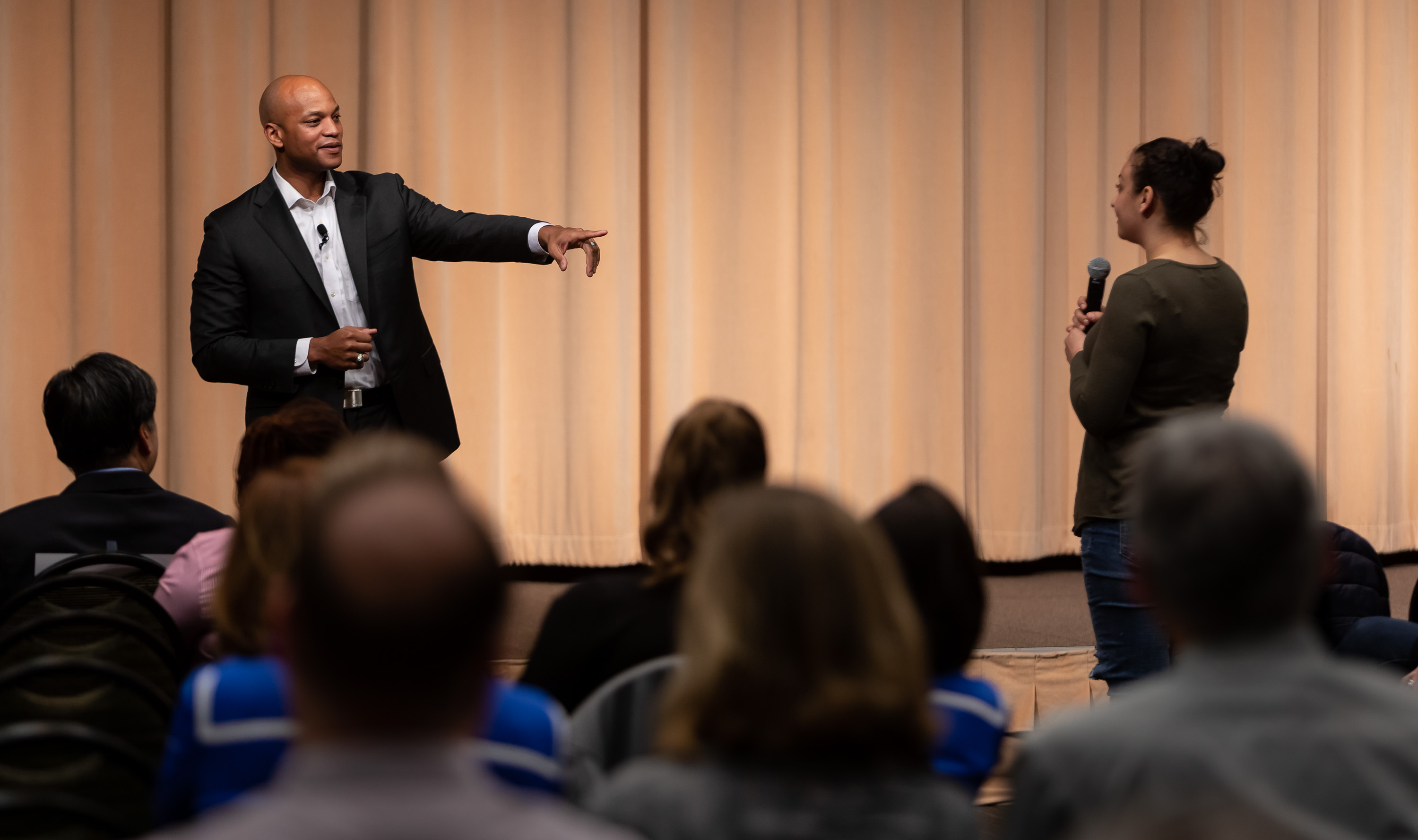 Wes Moore takes questions from the audience at the end of his presentation. (DePaul University/Jeff Carrion)